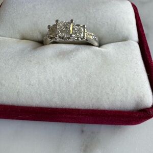 Elegant Silver Diamond Ring